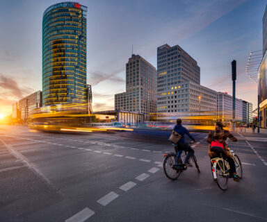 TTGT_Maximizing-Your-Impact-Across-Buying-Centers-in-EMEA_Resource-Tile-384×320